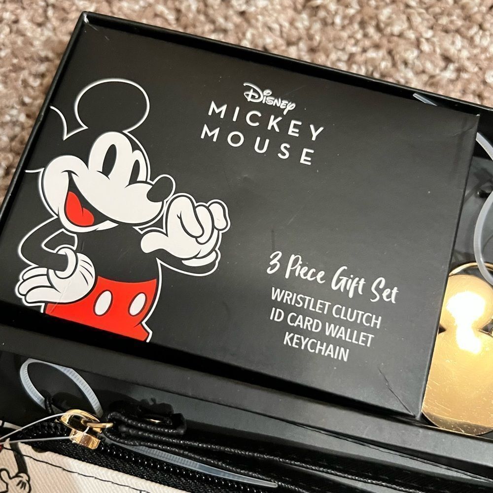 Mickey Mouse 3pc Set - Picture 3 of 5